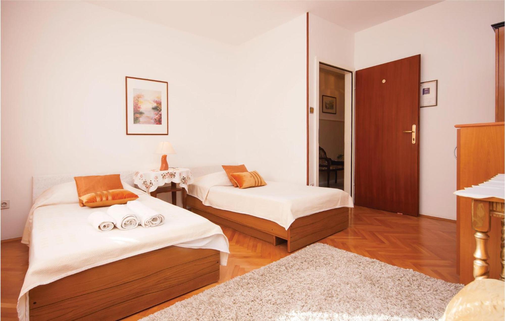 Cozy Apartment In Brodarica With Wifi Eksteriør billede
